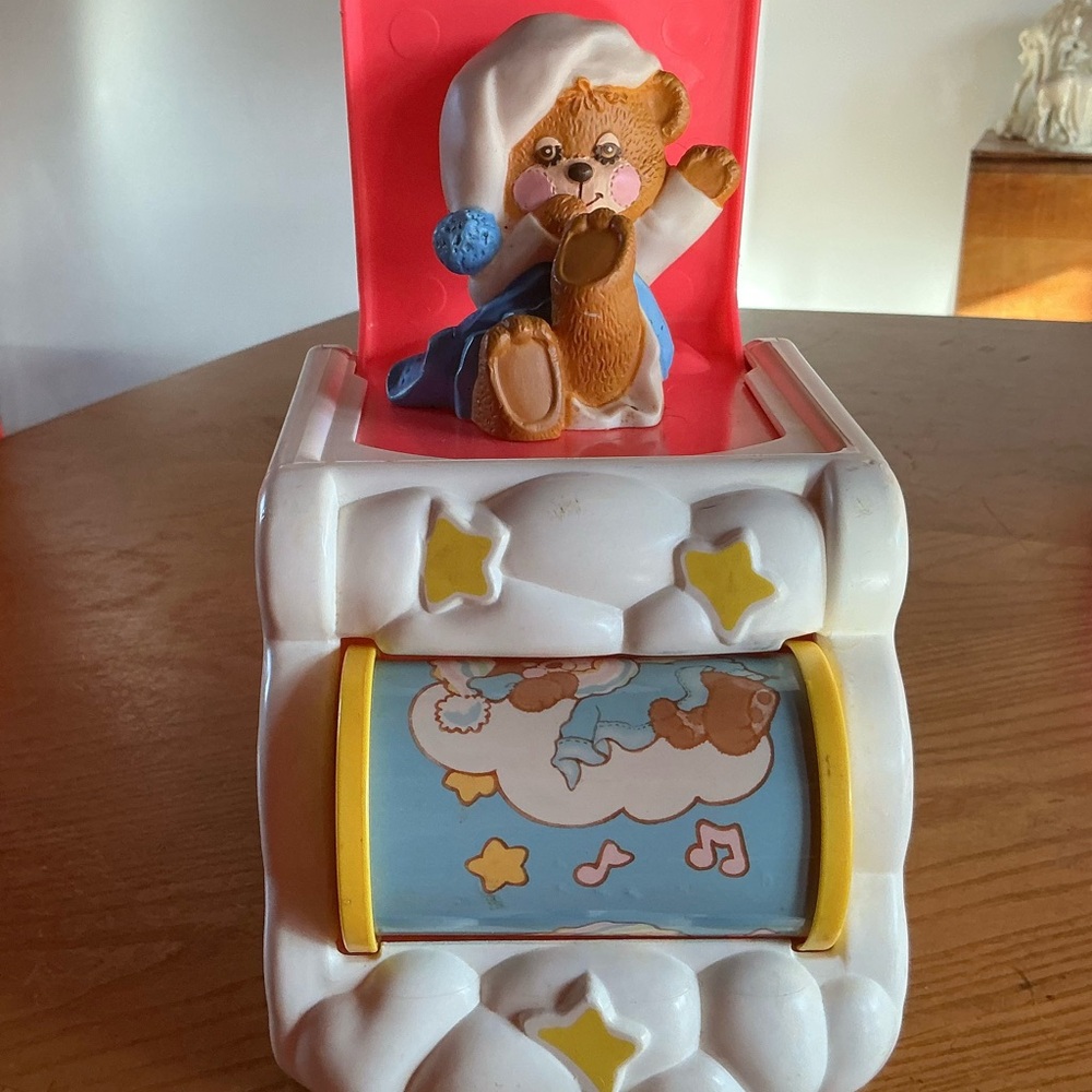1987 Fisher-Price Pink Teddy Beddy Bear musical pop-up Toy